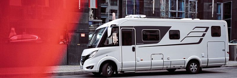 Designmerkmale wie qualitativ hochwertige, absolut glatte Fahrzeugseitenwände rücken stärker in den Fokus potenzieller Caravan- und Reisemobilkunden.(Bild:  Hymer)