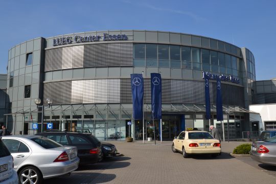 Das Lueg-Center in Essen beherbergt auf zahlreichen Ebenen viele Fahrzeuge von Mercedes-Benz und Smart. (Archiv: Vogel Business Media)