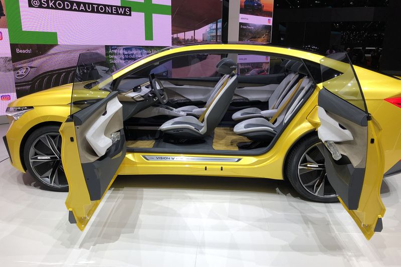 Das Türenkonzept dürfte es kaum in Serie schaffen. (Bild: Seyerlein/»kfz-betrieb«)