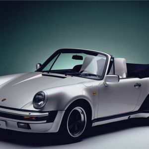 (Porsche)