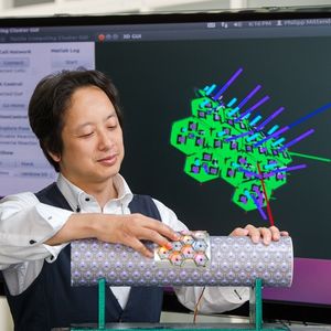 CellulARSkin ist eine künstliche Haut für Roboter, die in Prof. Gordon Chengs Institut für Kognitive Systeme der TUM entwickelt wurde.