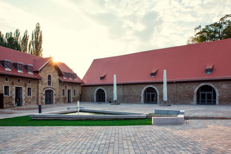 Die Verleihung des Vertriebs Awards findet im Rahmen einer großen Branchenparty am 25. April 2018 ab 17.45 Uhr auf Gut Wöllried in Würzburg statt. (Bild: Gut Wöllried)