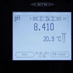 Abb. 1b: ... gepaart mit einem übersichtlichen Display die sichere und schnelle Aufnahme von Parametern wie pH, Leitfähigkeit oder gelöstem Sauerstoff. (Bild: WTW)