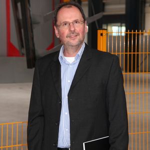 Karl-Werner Zimmermann, Projektleiter bei Schone & Bruns: „Die Strahl- und Lackiertechnik wird künftig zweischichtig betrieben. Die dritte Schicht dient als Reserve.“
