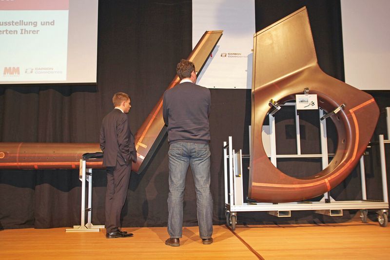 Marktgerechtes Know-how zum Abheben	 Der Heckausleger des EC 145 T2 von Airbus Helicopters hat einen sehr hohen Integrationsgrad und durch die spezielle Bauweise erreicht der Hersteller ein Kostenniveau, das dem von Metallvarianten schon sehr nahe kommt. (Bild: Königsreuther)