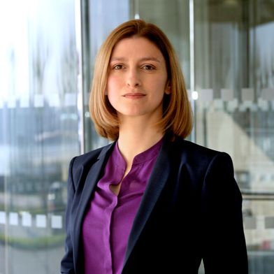 Dr. Jasmina Kirchhoff ist Projektleiterin „Pharmastandort Deutschland“  am Institut der deutschen Wirtschaft. (Bild: Florian Lang/ IW)
