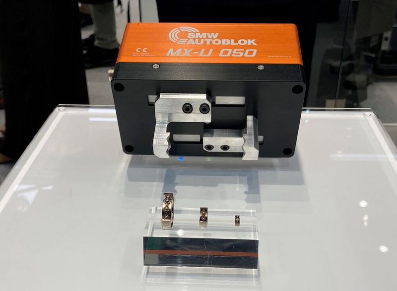 Mechatronischer Greifer von SMW Autoblock mit Rillenkugellager von Schaeffler. (Bild: Stefanie Michel)