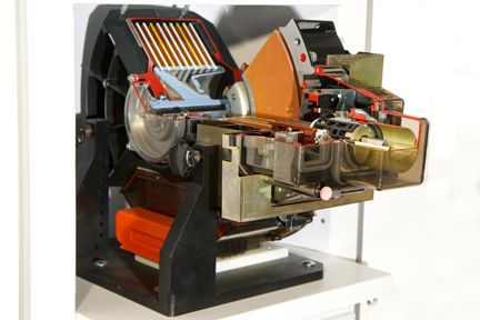 1980: IBM 3380 Festplatte mit 14-Zoll-Durchmesser (Archiv: Vogel Business Media)