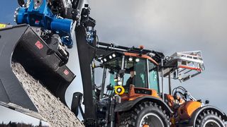 Der Tiltrotator ermöglicht komplexere Löffelbewegungen und präziseres Graben. (Bild: SMP/ Sick)