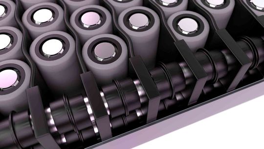 Bei der Zwischenzellkühlung wird das Kühlmedium gezielt zwischen den Batteriezellen geführt, um Hotspots zu vermeiden und die Lebensdauer der Systeme zu verlängern.(Bild:  Voss Automotive)