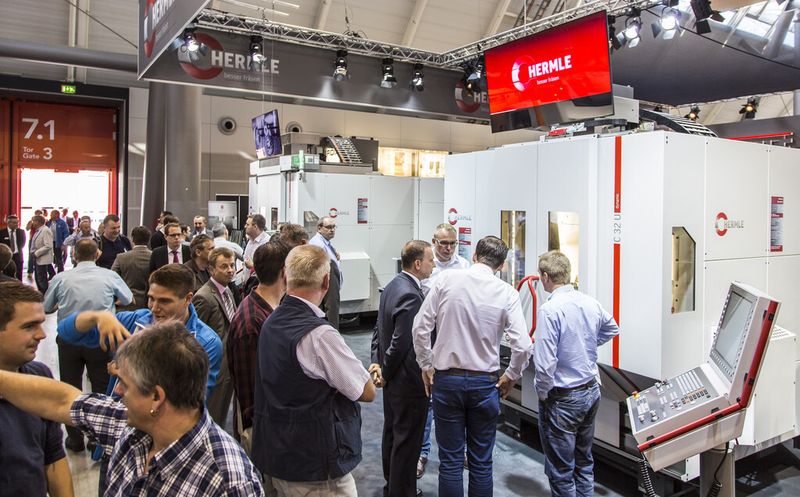 Fachbesucher auf der AMB 2014 interessierten sich für die Fräsmaschinen von Hermle. (Bild: Messe Stuttgart)