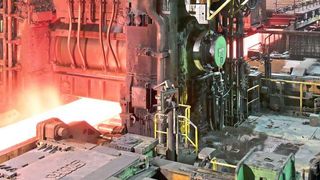 Mit Stahl allein ist es nicht mehr getan – um sich in die Arbeitsabläufe der Kunden einzuklinken, setzten Stahlhersteller auf die Digitalisierung. (Thyssenkrupp Stahl)