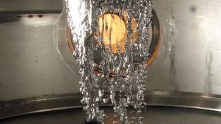 In den Versuchsanlagen des Karlsruhe Liquid Metal Laboratory (Kalla) wird die Thermofluiddynamik von Metallschmelzen erforscht. (Karsten Litfin, KIT)