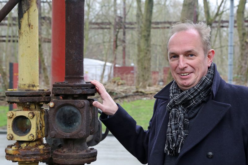 „So weit, wie an dieser korrodierten und inzwischen stillgelegten Anlage, darf es natürlich nie kommen. Die Flanschtrainings, die Atlas Copco Tools mit unserer Unterstützung durchführt, vermitteln auch Wissen rund um die richtige Instandhaltung bestehender Flanschverbindungen“, sagt Flangevalid-Geschäftsführer Peter Thomsen. (Bild: Atlas Copco Tools)
