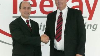 Konzernchef Ian Webb mit Geschäftsführer Klaus Reimers (Archiv: Vogel Business Media)