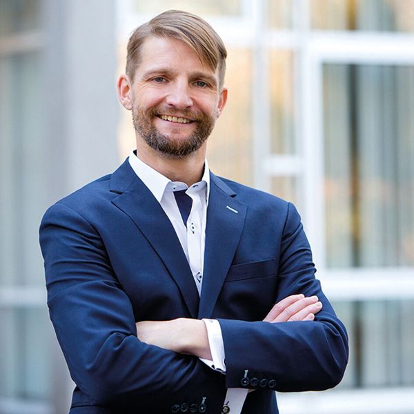 „Unser Geschäft und die Erwartungshaltung der Kunden wandern zunehmend weg vom klassischen ‚Zeit gegen Geld‘-Geschäft, hin zum Konzept ‚Geld für Funktion‘ – und das mit strengen SLAs“, sagt Stefan Hörhammer, COO bei Medialine. (Medialine)