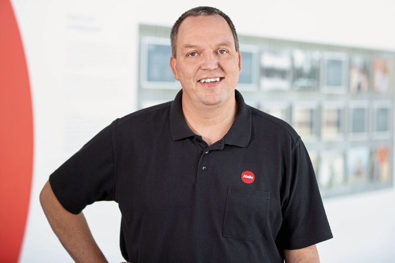 «Wir begreifen uns als modernes und fortschrittliches Unternehmen und möchten unseren Kollegen vielfältigere und technisch anspruchsvollere Aufgaben anbieten», so Meik Schmidt, Produktionsleiter bei Hailo. (Universal Robots)