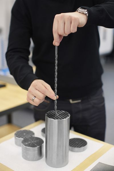 Tieflochbohrung: Durchmesser 8 auf eine Tiefe von 200 mm. (Bild: Blaser Swisslube)