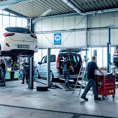 Der Bedarf an Fachkräften in der Werkstatt ist nach wie vor hoch. (Bild: Pro Motor)