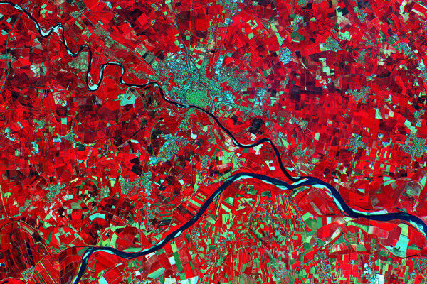 A close-up of an area in the Po Valley – showing Pavia (centre) and the confluence of the Ticino and Po rivers – is a subset from the first image from the Sentinel-2A satellite. Processed using the high-resolution infrared spectral channel, the satellite’s instrument will provide key information on crop type and health, assisting in food security activities. (Copernicus data (2015)/ESA)