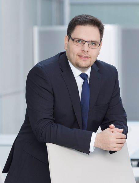 Für Pouria G. Bigvand, Leiter des Aucotec-Produktmanagements, beendet Engineering Base das fehleranfällige „Durchreichen“ von Daten, das Parallelisierung unmöglich macht. (Aucotec)