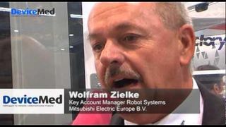Kleinstroboter in der medizintechnischen Automatisierung: Mitsubishi - Wolfram Zielke - MOTEK 2011 (YouTubePlayer_yrBSbWGEUnY_DeviceMed)
