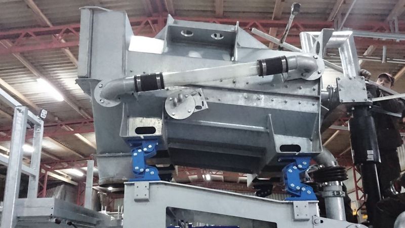 Aufbau der Separationsmaschine – deutlich zu sehen: die Schwingelemente. (Bild: Rosta)