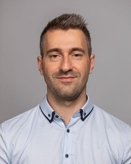 Dr. Jan Schnabel, Leiter der Quanten-Computing-Gruppe am Fraunhofer IPA Stuttgart und Co-Lead des Fraunhofer Lab für angewandtes Quantencomputing Stuttgart-Heilbronn.(Bild:  Fraunhofer IPA)