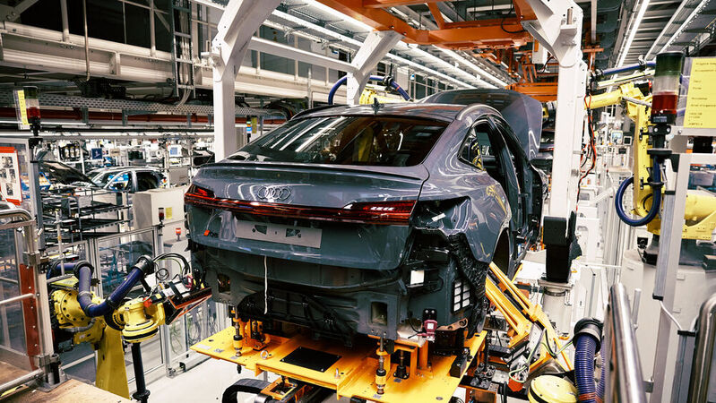 Audi hat am 14. Dezember die Produktion des Q8 E-Tron in Brüssel begonnen.