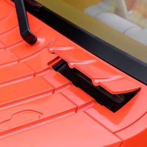 Die Lüftungsklappen unter der Frontscheibe lassen sich mechanisch öffnen und schließen.(Bild:  Citroën)