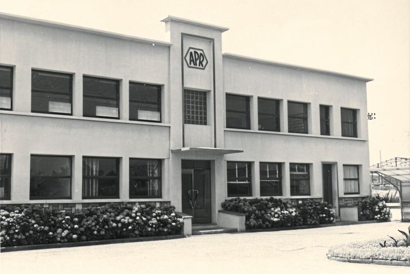 Bild 16: Außenansicht der ersten Fabrik von APR in Montpezat im Juli 1968. Das Gebäude existiert heute noch. (Bild: APEM)