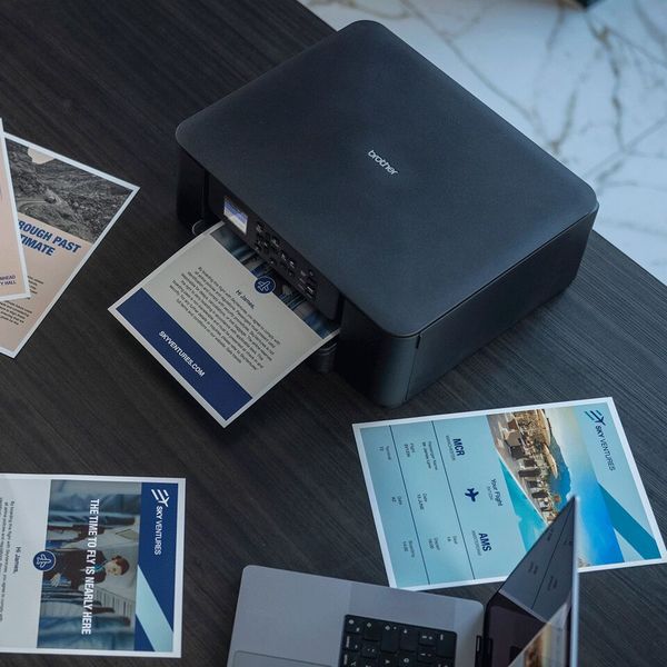 Beim kompakten DCP-J1310DW fehlt der automatischen Dokumenteneinzug. (Bild: Brother)