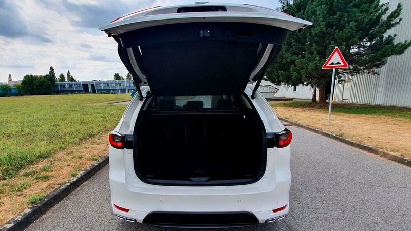 Der Kofferraum schluckt gut 570 Liter und macht den CX-60 zum perfekten Reisemobil. (Bild: Mauritz – »kfz-betrieb«)