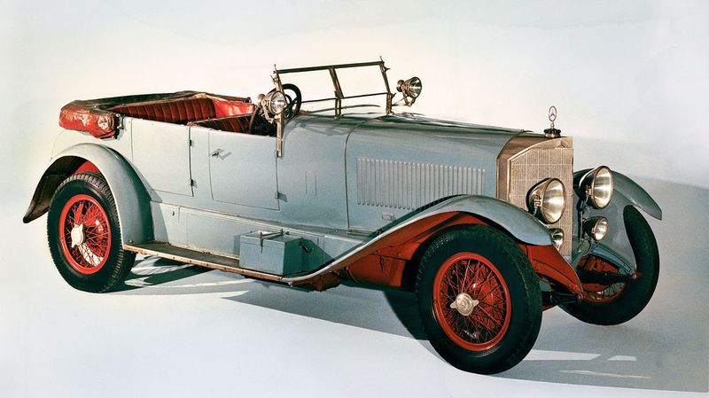 Das Mercedes-Benz-Museum bietet einen Überblick über die Automobilgeschichte von den Anfängen bis heute. (Daimler)