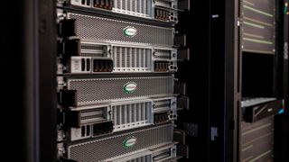 Vom GPU-Server bis zur Servicebetreuung reicht die Zusammenarbeit von Fsas Technologies und Supermicro. Damit wächst nicht nur die Hardwareauswahl, sondern auch der Verantwortungsbereich von Fsas Technologies. (Bild: Fsas Technologies)