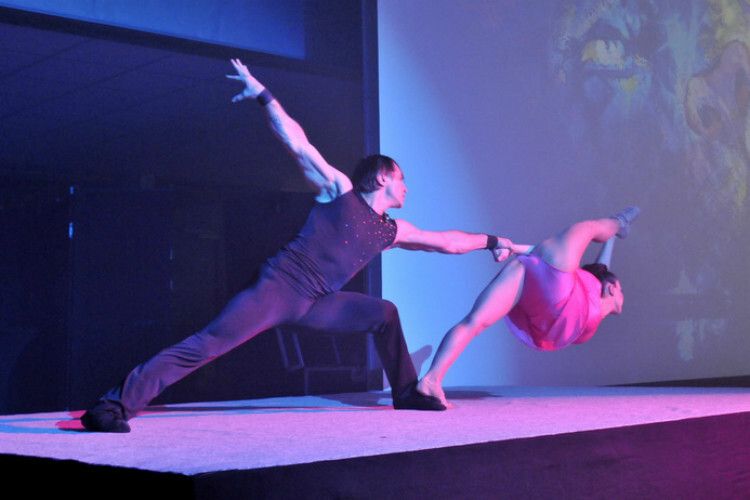 Klasse Vorstellung: Künstlerduo vom Varietétheater Tigerpalast. (Foto: Zietz)