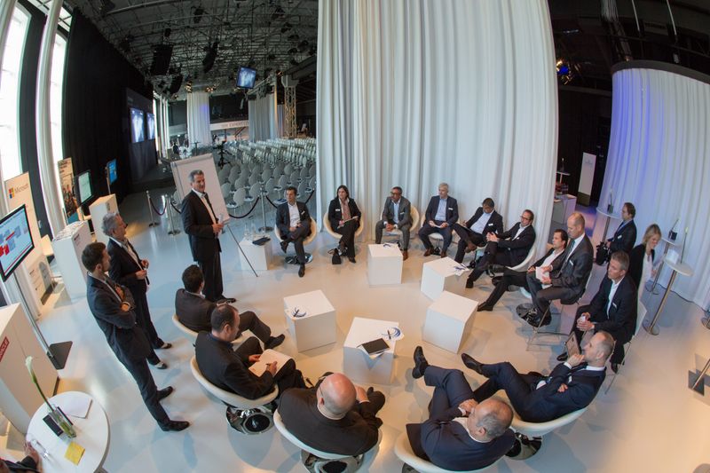 Thomas Kasper, Geschäftsführer Broadline bei Tech Data, ging auf die Herausforderungen druch Etail und Cloud ein. (AlexSchelbert.de)