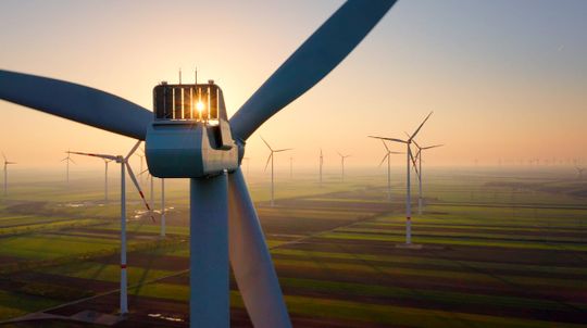 Die Oekostrom AG erzeugt Strom zu 100 Prozent aus Windkraft- und Sonnenenergieanlagen.(Oekostrom/ Thomas_Kirschner)