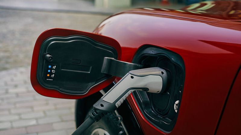 Bislang sind nur wenige Ladestationen für E-Autos vollvernetzt.