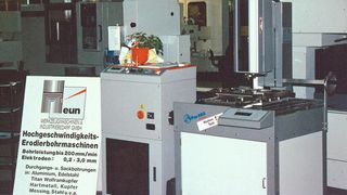 Die Erodierbohrmaschine Apos wird 20 Jahre alt. Im Bild das erste von Heun konstruierte Modell. (Bild: Heun)
