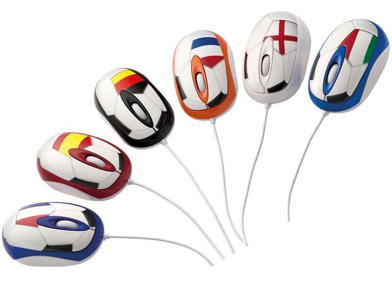 Passend zur Fußball-WM 2010: Trust hat die Fußball-Maus vorgestellt, die im Design Deutschland, England, Italien, Frankreich, Spanien und Niederlande erhältlich ist. (Archiv: Vogel Business Media)