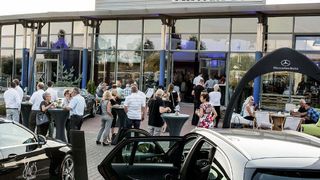 Das Autohaus Schade bereitet sich am Standort Eisenach demnächst auf die neuen Standards der Daimler AG vor. (Tobias Kromke www.flashlight-tk.de)