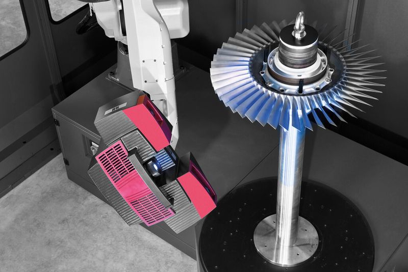 Der neue 3D-Digitalisierer mit zweimal 16 Mio. Messpunkten pro Scan eignet sich für die Qualitätskontrolle von mittelgroßen Bauteilen mit hohen Auflösungsanforderungen. (Bild: GOM)