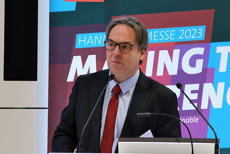 Hartmut Rauen: „Wir sind mit dem Maschinenbau ein wesentlicher Teil, um die digitale Transformation zu realisieren.“