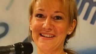 BFC-Schulleiterin Silvia Gerl beglückwünschte ihre 89 Absolventen. (Richter)