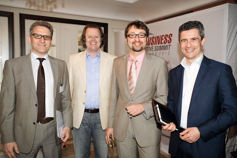 Thomas Kühlewein (von links), Sepp Lausch, Oliver Tuszik und Michael Guschlbauer (Bild: Vogel IT-Medien)