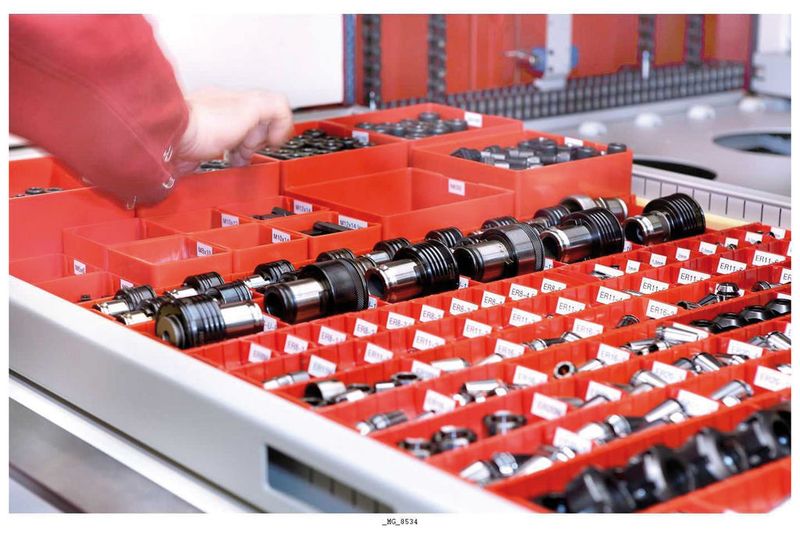 Sicher und geschützt werden unterschiedlichste Werkzeuge in den modularen Behältern des Containers aufbewahrt. Bild: Hänel (Archiv: Vogel Business Media)