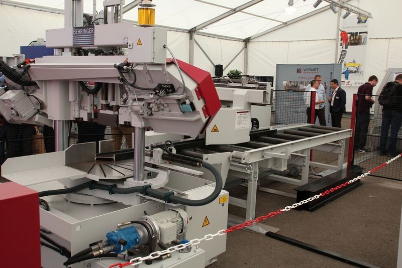 Hier wieder ein Beispiel für eine HBP310 mit Beschickungseinheit. (Bild: Königsreuther)