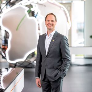 „Wir haben in den vergangenen Jahren viel investiert – in Produktionskapazitäten, Logistiknetzwerke und Digitalisierung. Jetzt geht es darum, die neuen Kapazitäten auszulasten“, erklärt Matthias Lapp, CEO. (Bild: Lapp)