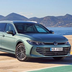 Platz eins in der Mittelklasse im August 2025: VW Passat mit 2.619 Neuzulassungen.(Bild:  Volkswagen)